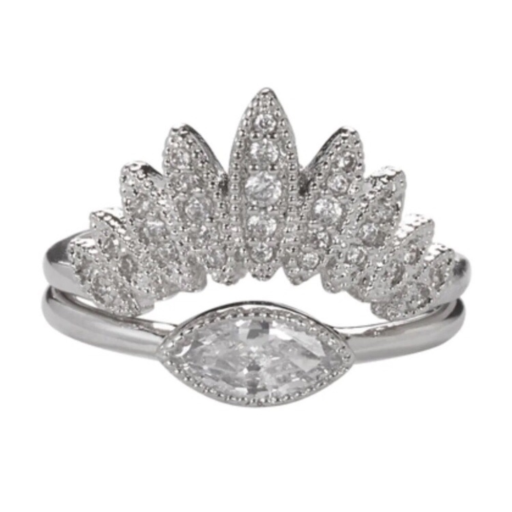OMG. Chloe + Isabel Silver Pavé Stackable Ring Set